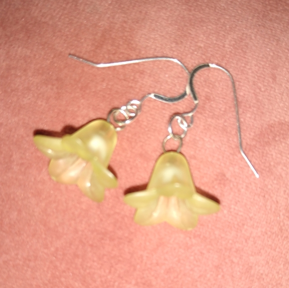 Solid 925 REAL Sterling Silver Wires Frosted Green Flower Blossom Earrings New - Picture 5 of 7